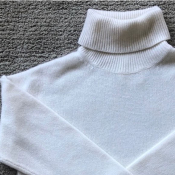 Hudson’s Bay- Hudson North Cashmere Turtleneck Sweater.NWOT. - Picture 2 of 2